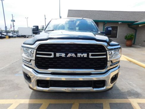 Used 2024 RAM 2500 4x4 Crew Cab Big Horn image 3