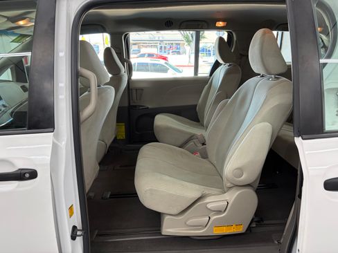 Used 2011 Toyota Sienna UNAVAIL FWD image 13