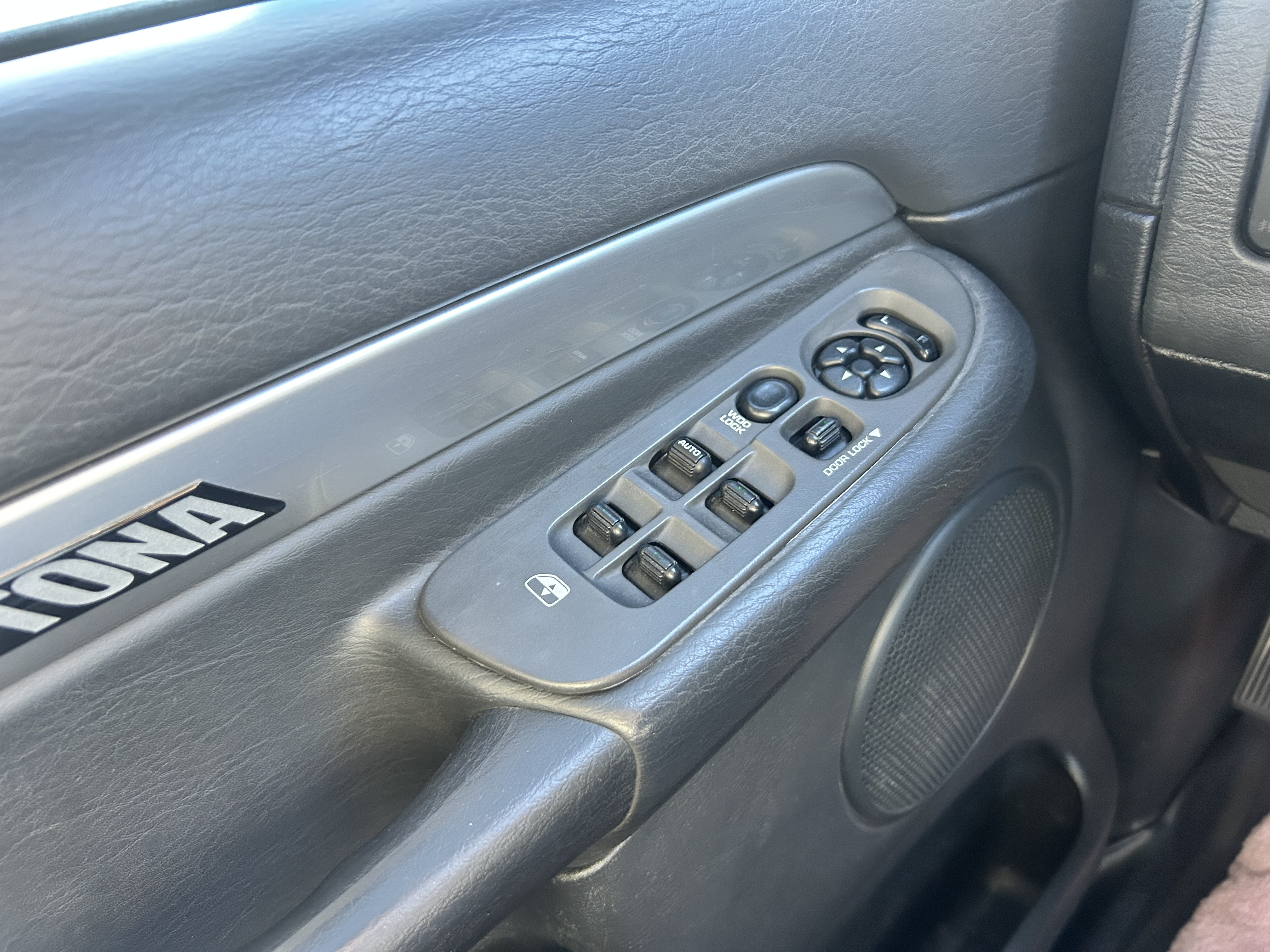 Used 2005 Dodge Ram 1500 Truck SLT AWD/4WD image 10