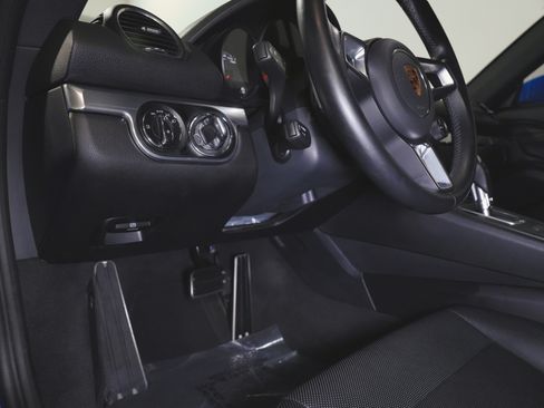 Used 2022 Porsche 718 Cayman S image 65