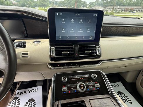 Used 2019 Lincoln Navigator L 4WD Select image 11