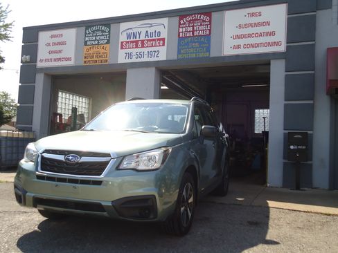 Used 2017 Subaru Forester 2.5i AWD/4WD image 1