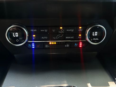 Used 2020 Ford Expedition Max 2WD XLT image 16
