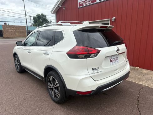 Used 2020 Nissan Rogue AWD SV image 4