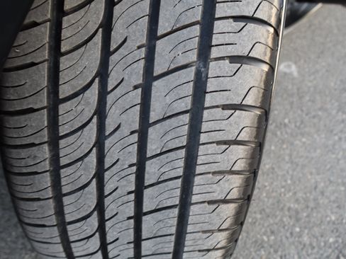 Used 2018 Land Rover Discovery HSE Luxury image 44