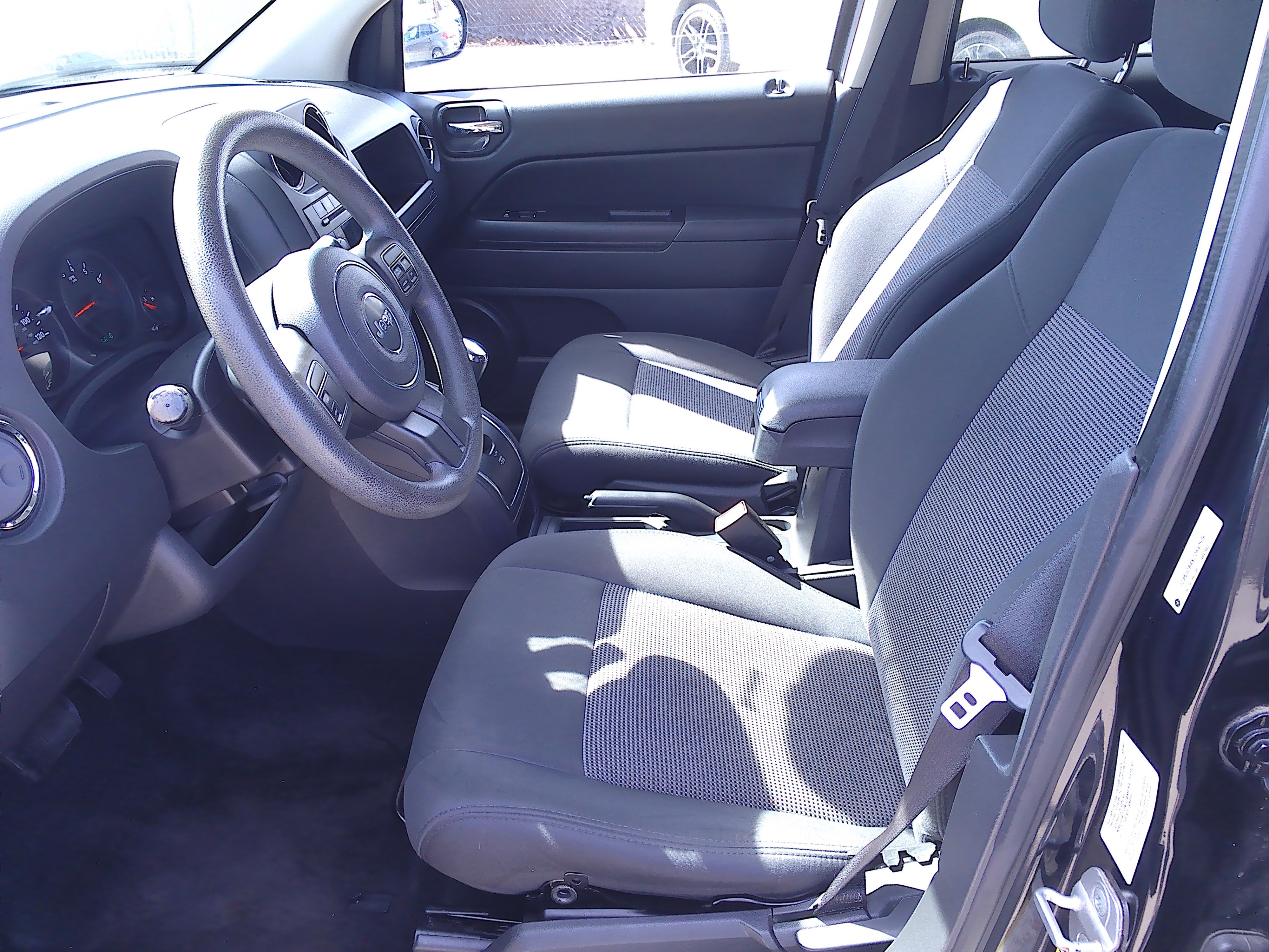 Used 2012 Jeep Compass Sport FWD image 7
