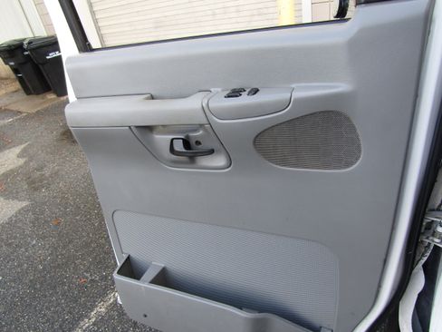 Used 2007 Ford E-350 and Econoline 350 XL image 16