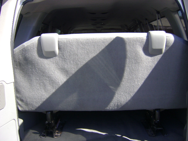 Used 2009 Ford E-350 and Econoline 350 Extended Wagon Super Duty RWD image 9