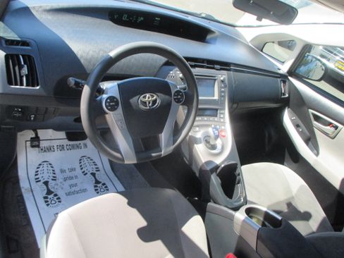 Used 2012 Toyota Prius Two image 4