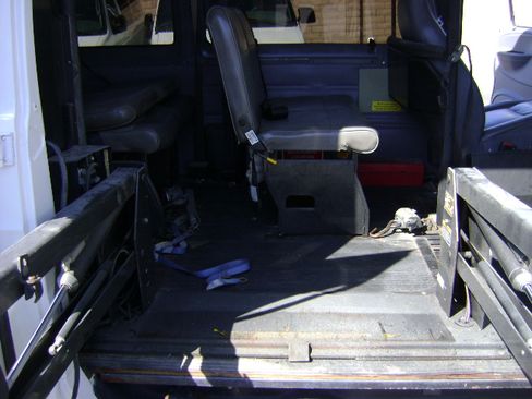 Used 2000 Dodge B3500 image 18