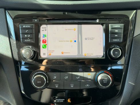 Used 2022 Nissan Rogue Sport S image 12