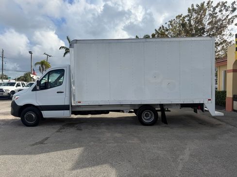 Used 2021 Freightliner Sprinter 3500 image 3