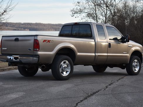 Used 2005 Ford F250 XLT image 3