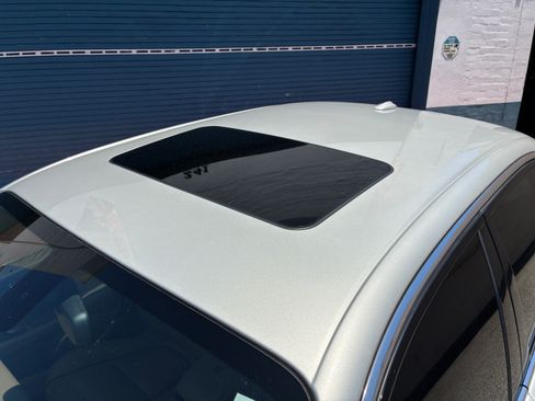 Used 2009 Jaguar XJ Vanden Plas RWD image 11