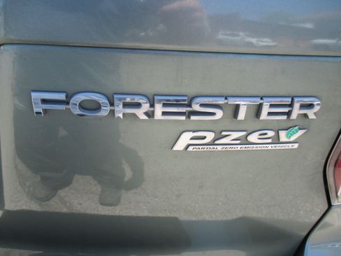 Used 2014 Subaru Forester 2.5i Premium AWD/4WD image 16