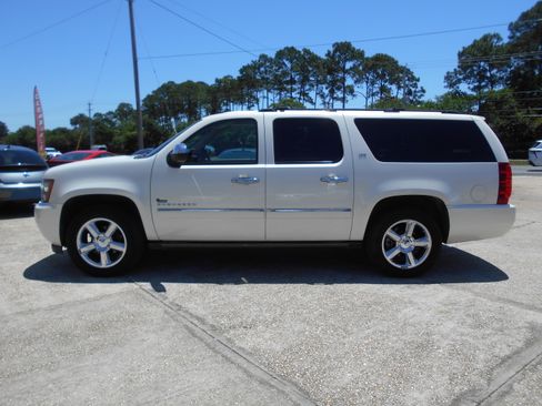 Used 2011 Chevrolet Suburban 4WD LTZ image 1