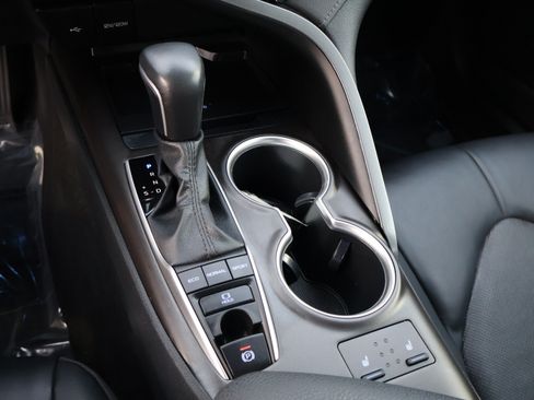 Used 2023 Toyota Camry XLE image 31