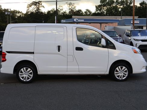 Used 2019 Nissan NV200 SV image 9