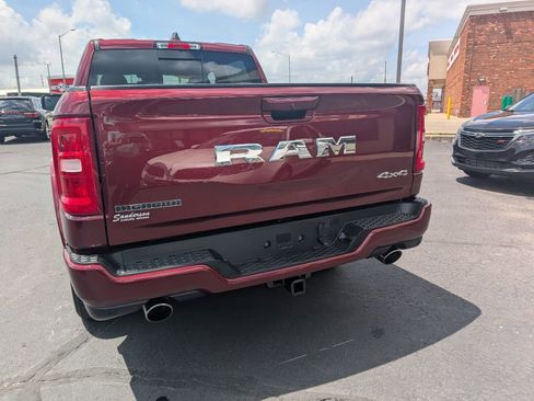 Used 2025 RAM 1500 4x4 Crew Cab Big Horn image 5