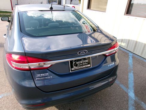 Used 2018 Ford Fusion S Hybrid FWD image 12