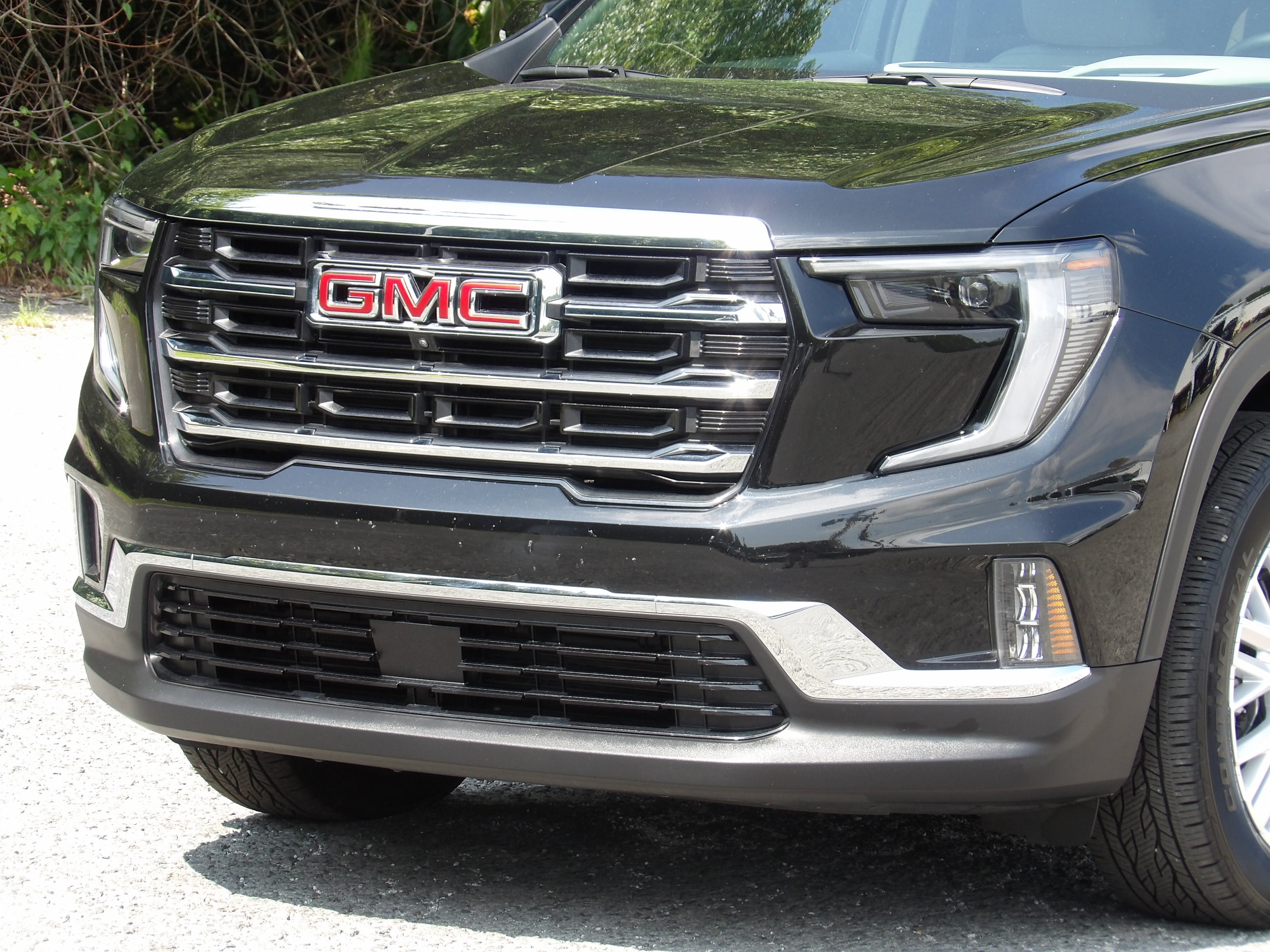 Used 2026 GMC Acadia FWD Elevation image 9