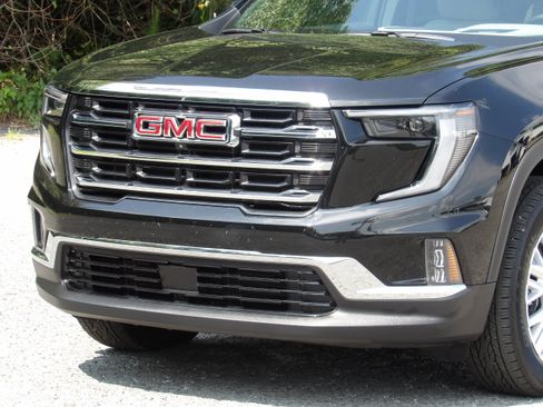 Used 2026 GMC Acadia FWD Elevation image 9