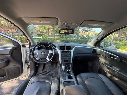Used 2012 Chevrolet Traverse FWD LT w/ 2LT image 21