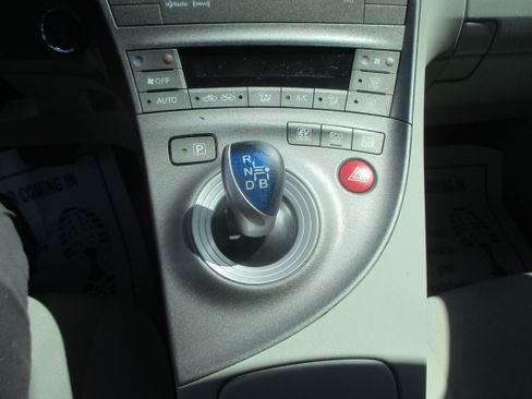Used 2014 Toyota Prius Two FWD image 11