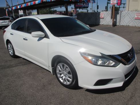 Used 2017 Nissan Altima 2.5 S Sedan 4D FWD image 12
