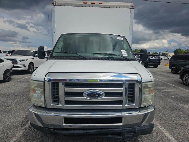 Used 2013 Ford E-350 and Econoline 350 Super Duty RWD image 2