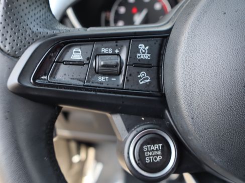 Used 2023 Alfa Romeo Stelvio Veloce image 25