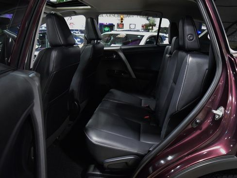 Used 2018 Toyota RAV4 FWD image 20