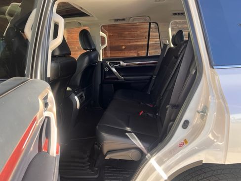 Used 2016 Lexus GX 460 Luxury image 17