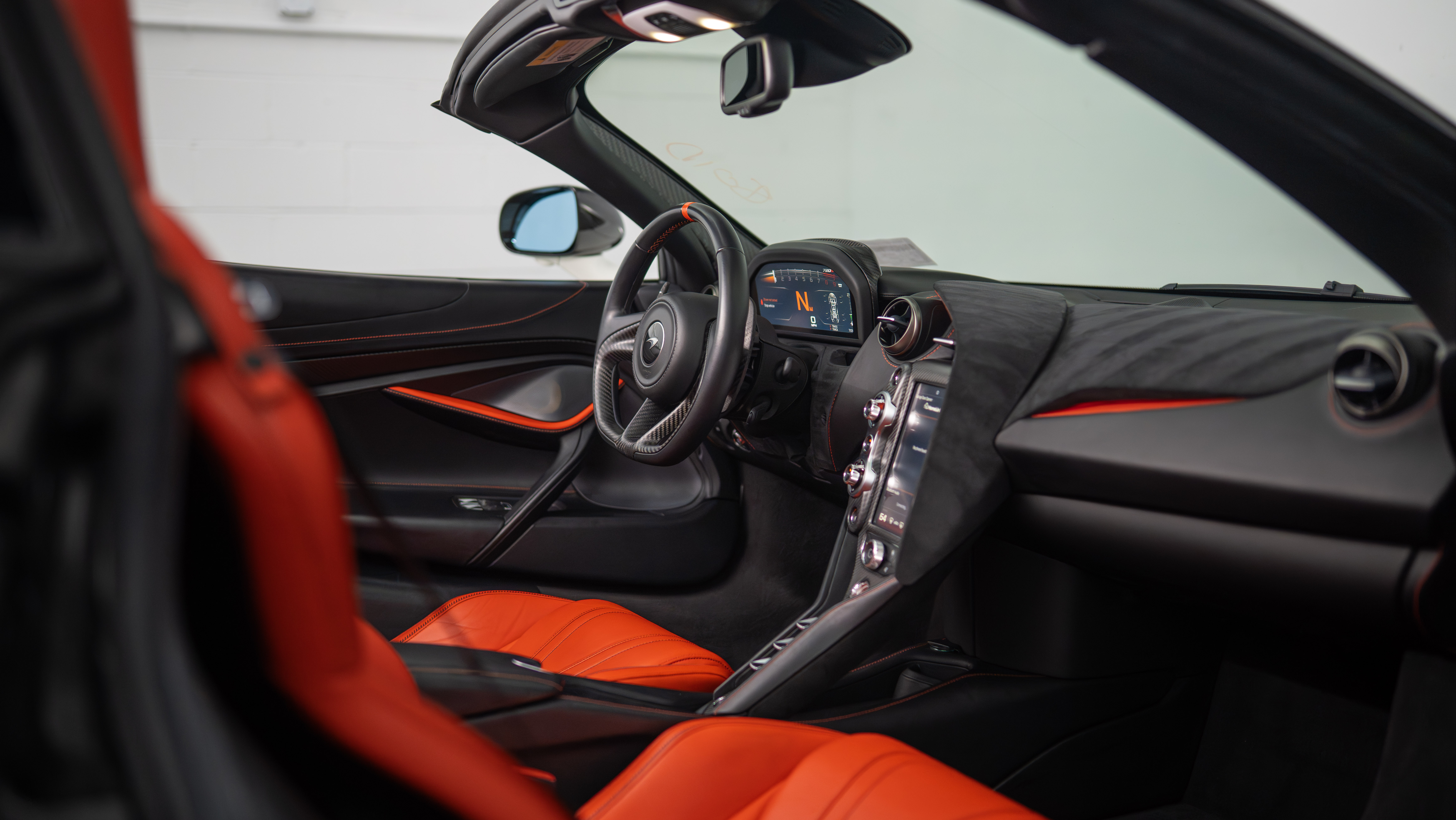 Used 2020 McLaren 720S Spider RWD image 27