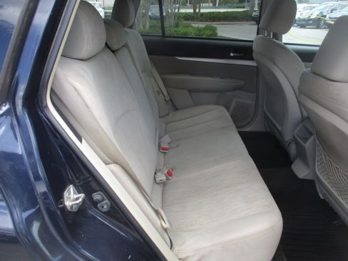 Used 2013 Subaru Outback 2.5i Premium image 9