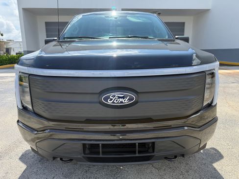 Used 2025 Ford F150 Lightning 4x4 SuperCrew XLT image 7