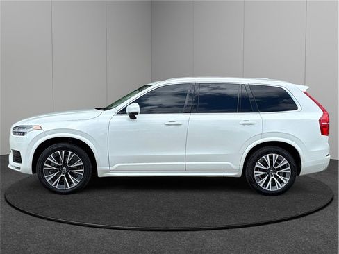 Used 2021 Volvo XC90 T6 Momentum image 5