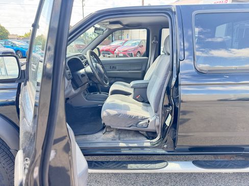 Used 2000 Nissan Frontier image 15
