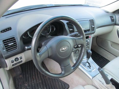 Used 2007 Subaru Outback 2.5i image 10