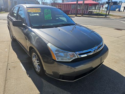 Used 2010 Ford Focus SE image 3