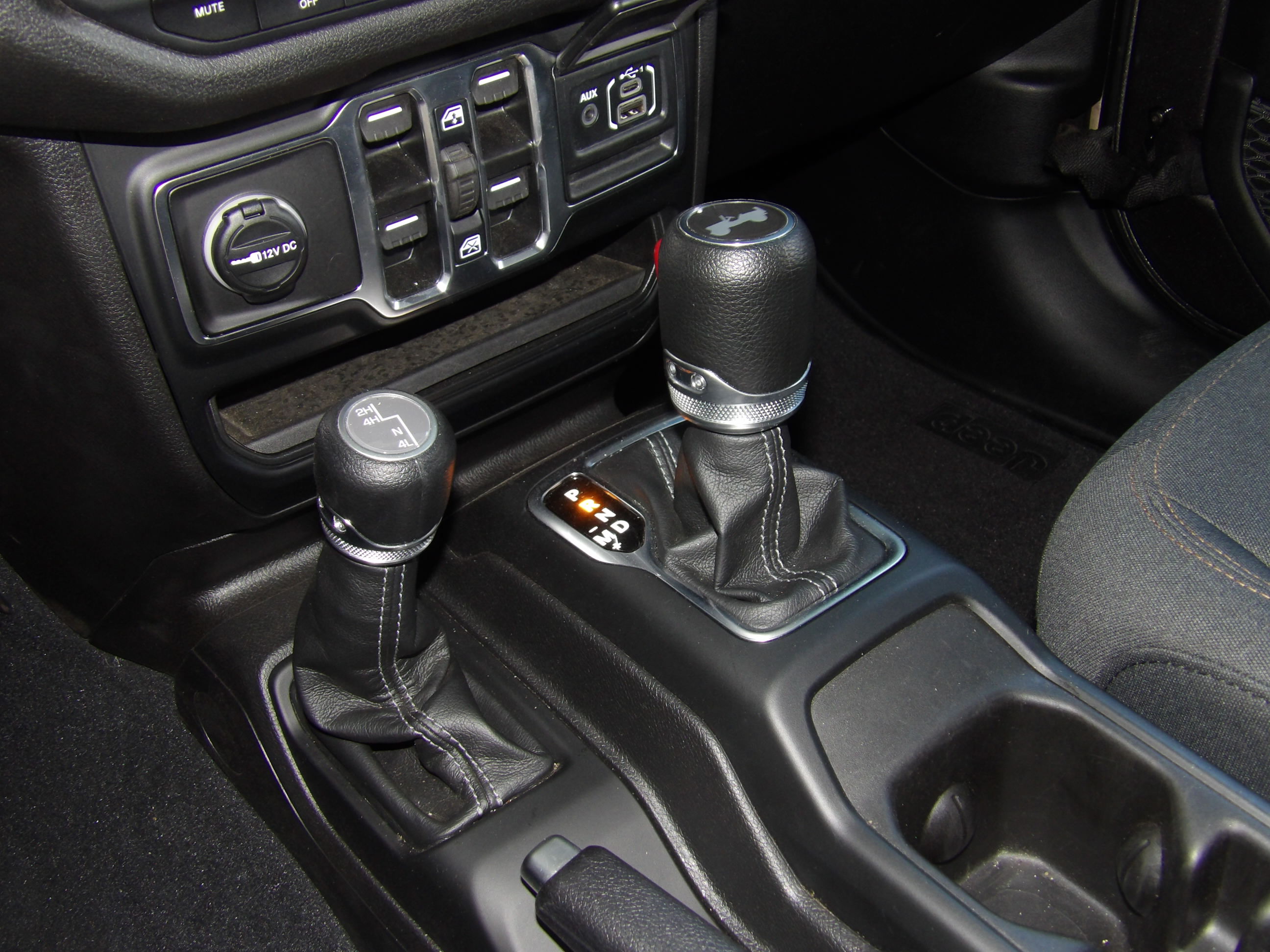 Used 2026 Jeep Wrangler 4WD Unlimited Sport image 7