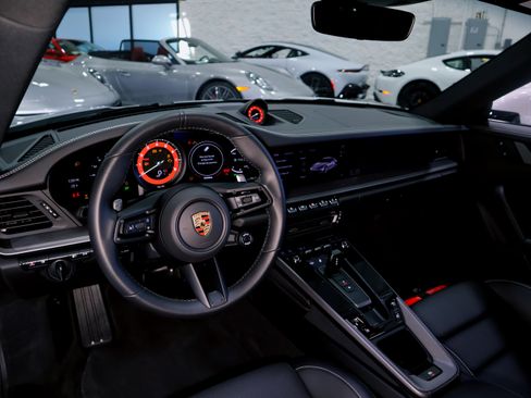 Used 2024 Porsche 911 Carrera 4S image 25