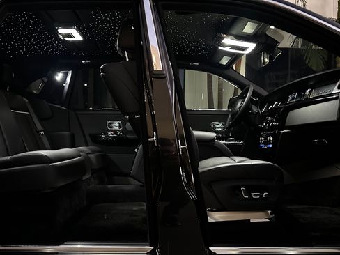 Used 2021 Rolls-Royce Phantom image 64