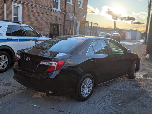 Used 2013 Toyota Camry LE image 8