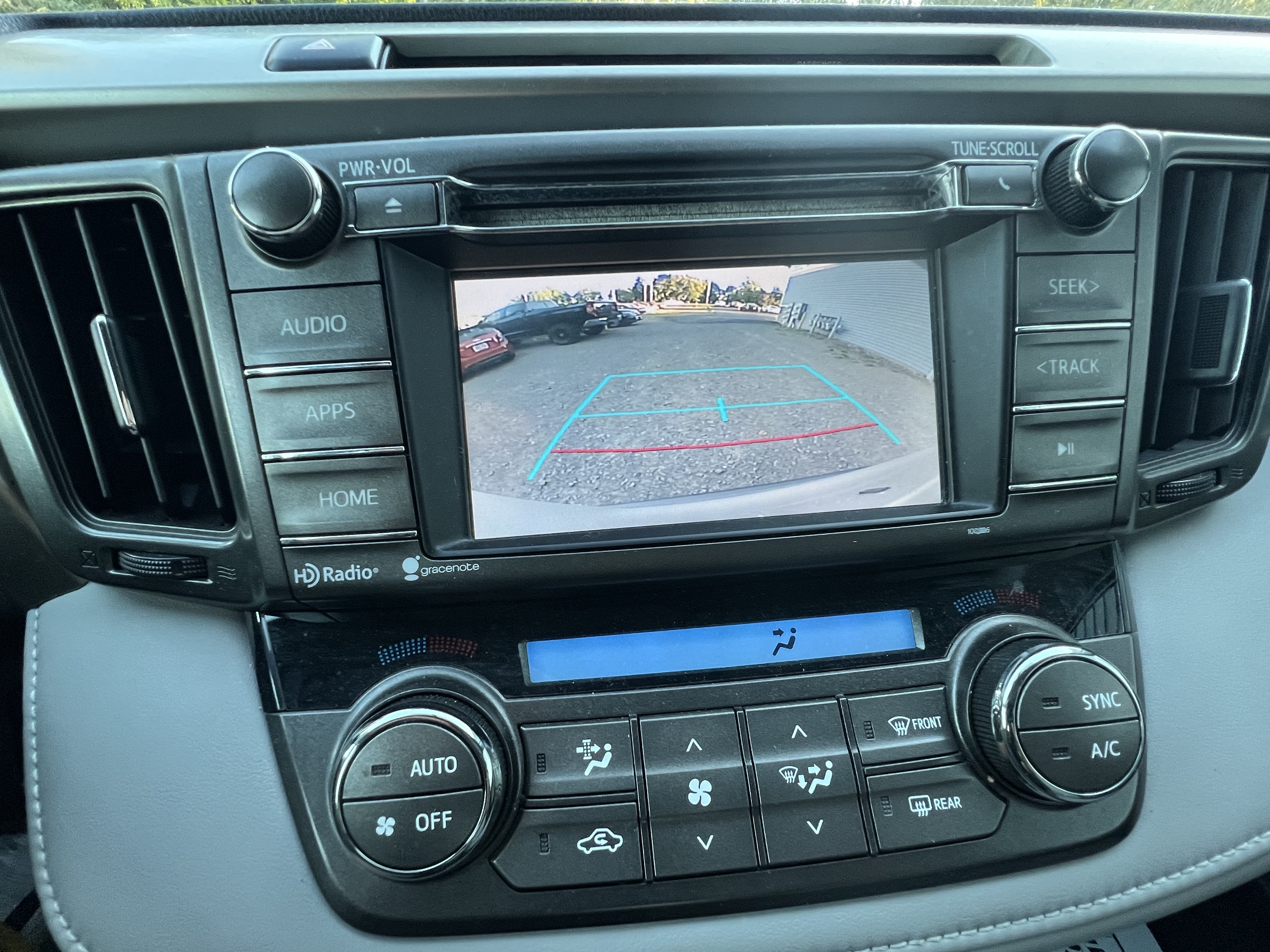 Used 2015 Toyota RAV4 AWD XLE image 12