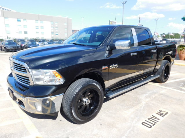 Used 2017 RAM 1500 2WD Crew Cab Lone Star image 4