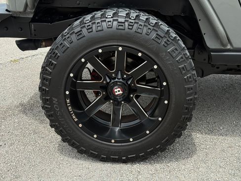 Used 2016 Jeep Wrangler 75th Anniversary AWD/4WD image 88