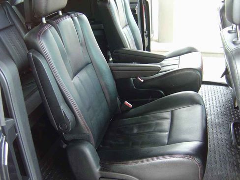 Used 2018 Dodge Grand Caravan GT image 14