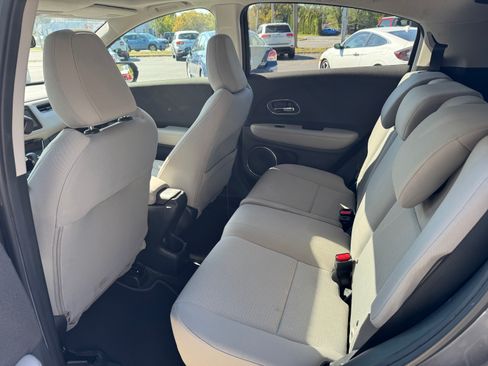Used 2019 Honda HR-V EX image 11