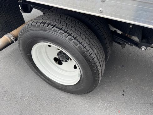 Used 2024 Ford E-350 and Econoline 350 image 25